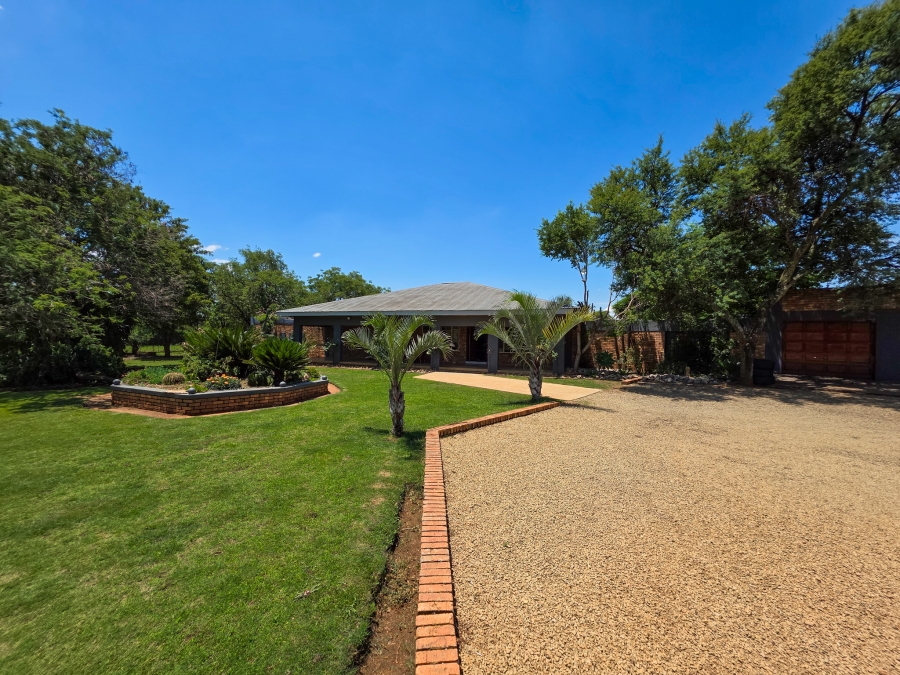 4 Bedroom Property for Sale in Kameeldrift East Gauteng