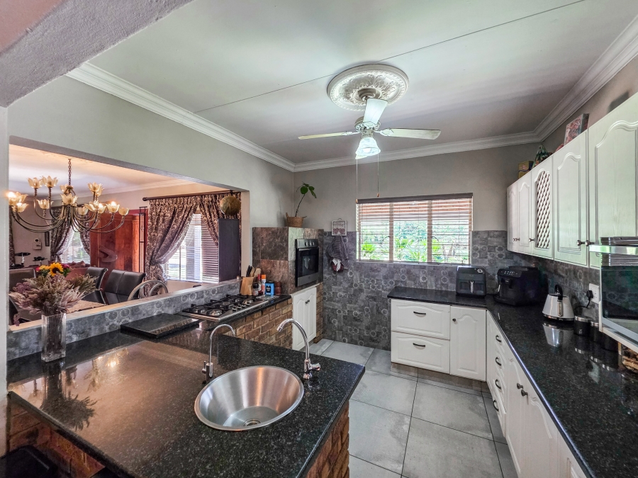4 Bedroom Property for Sale in Kameeldrift East Gauteng