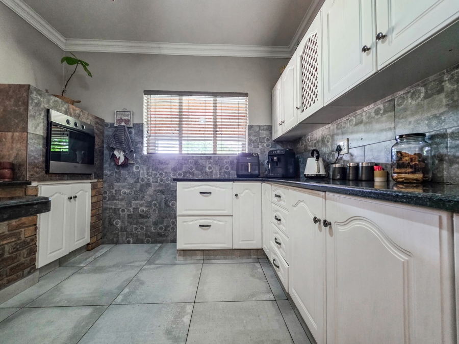 4 Bedroom Property for Sale in Kameeldrift East Gauteng