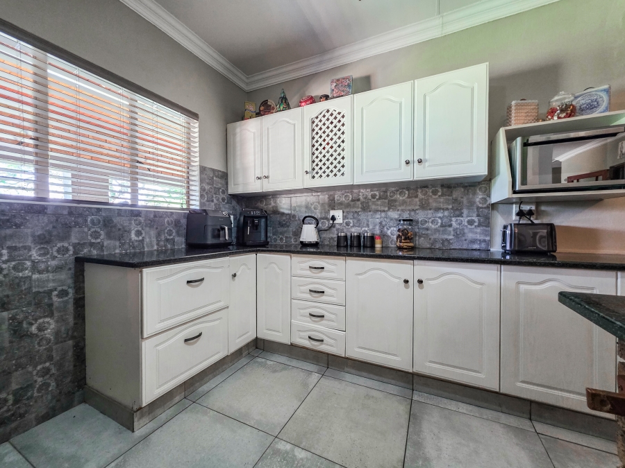 4 Bedroom Property for Sale in Kameeldrift East Gauteng