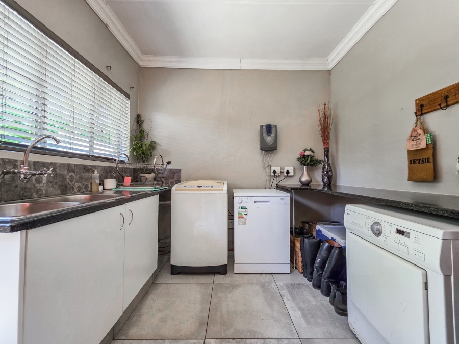 4 Bedroom Property for Sale in Kameeldrift East Gauteng