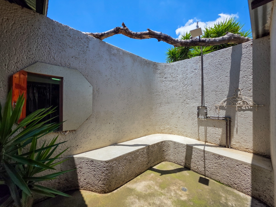 4 Bedroom Property for Sale in Kameeldrift East Gauteng