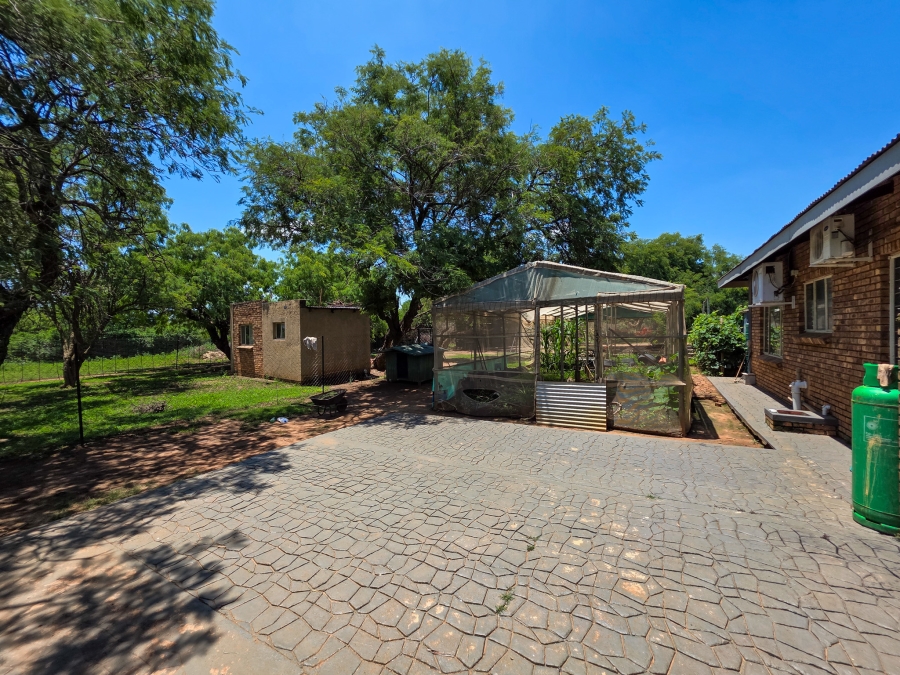 4 Bedroom Property for Sale in Kameeldrift East Gauteng