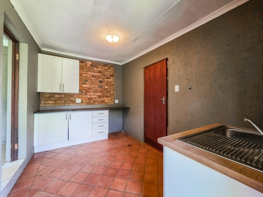 4 Bedroom Property for Sale in Kameeldrift East Gauteng