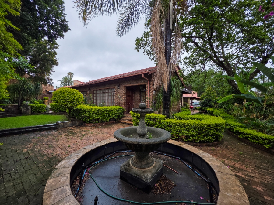 4 Bedroom Property for Sale in Garsfontein Gauteng