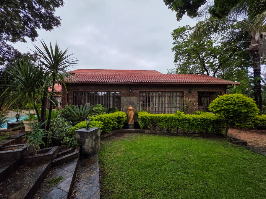 4 Bedroom Property for Sale in Garsfontein Gauteng