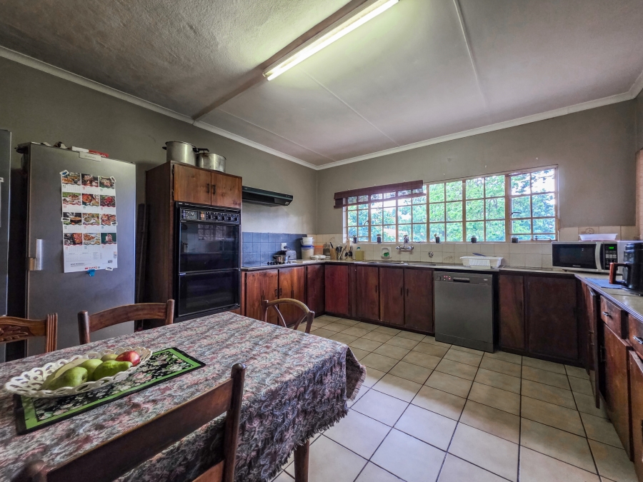 4 Bedroom Property for Sale in Garsfontein Gauteng