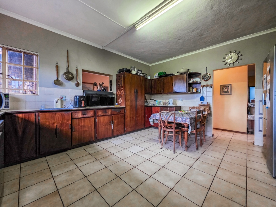 4 Bedroom Property for Sale in Garsfontein Gauteng