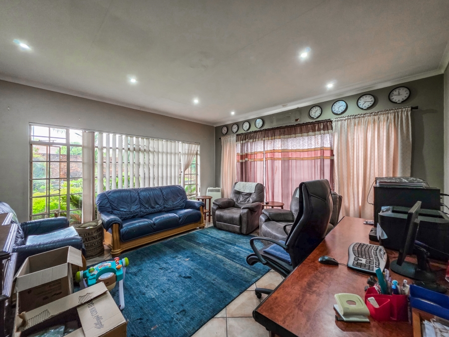 4 Bedroom Property for Sale in Garsfontein Gauteng