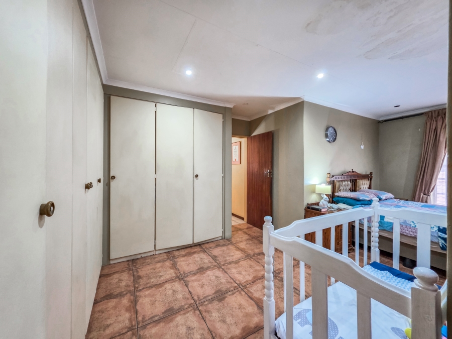 4 Bedroom Property for Sale in Garsfontein Gauteng