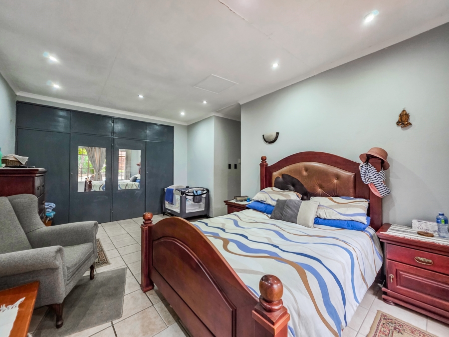 4 Bedroom Property for Sale in Garsfontein Gauteng