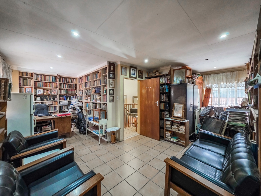 4 Bedroom Property for Sale in Garsfontein Gauteng