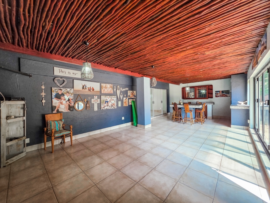 4 Bedroom Property for Sale in Faerie Glen Gauteng