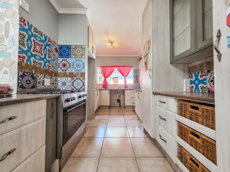 4 Bedroom Property for Sale in Faerie Glen Gauteng