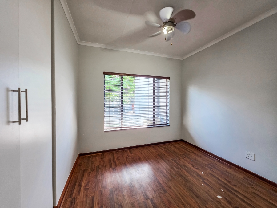 4 Bedroom Property for Sale in Faerie Glen Gauteng