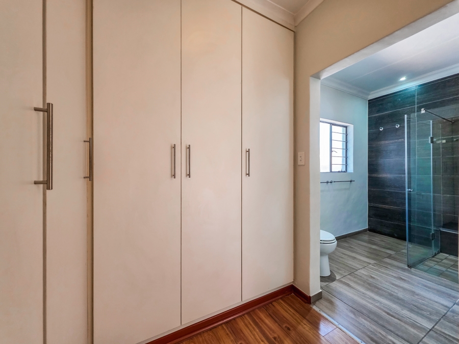 4 Bedroom Property for Sale in Faerie Glen Gauteng