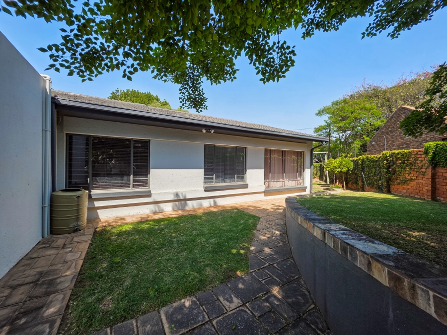 4 Bedroom Property for Sale in Faerie Glen Gauteng