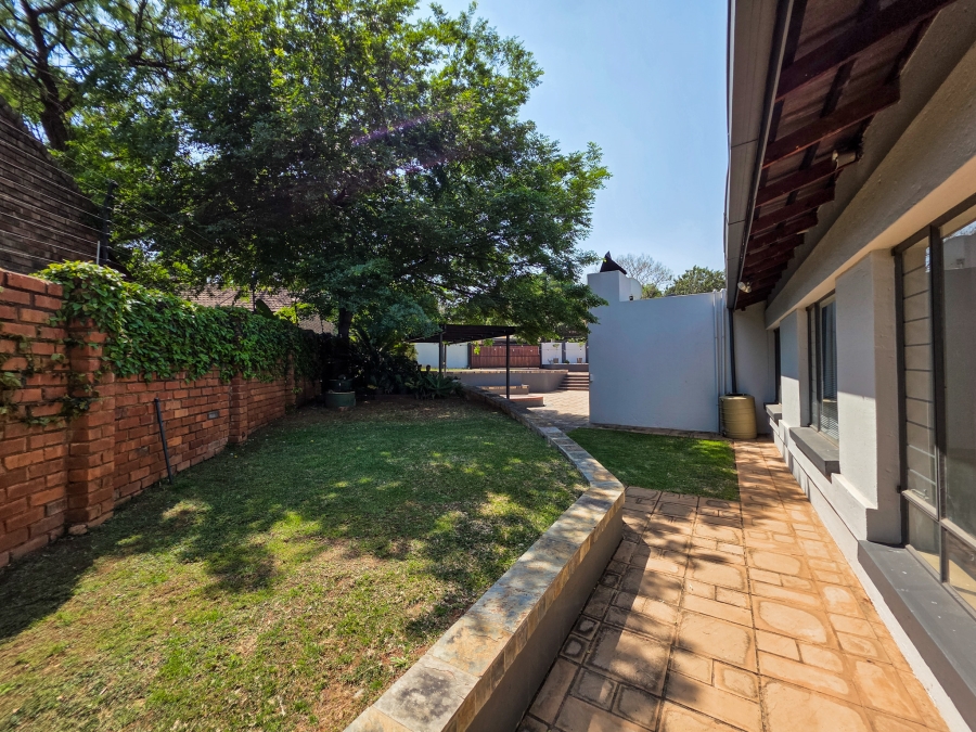 4 Bedroom Property for Sale in Faerie Glen Gauteng