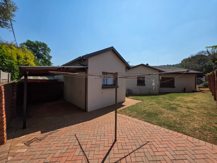 4 Bedroom Property for Sale in Faerie Glen Gauteng