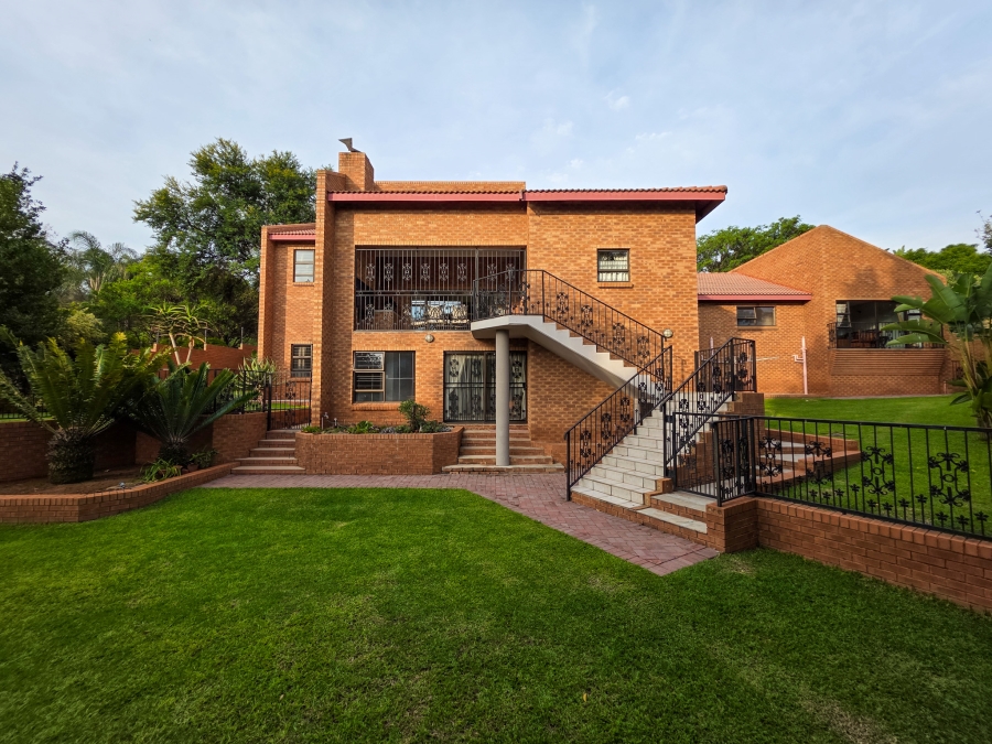 4 Bedroom Property for Sale in Faerie Glen Gauteng