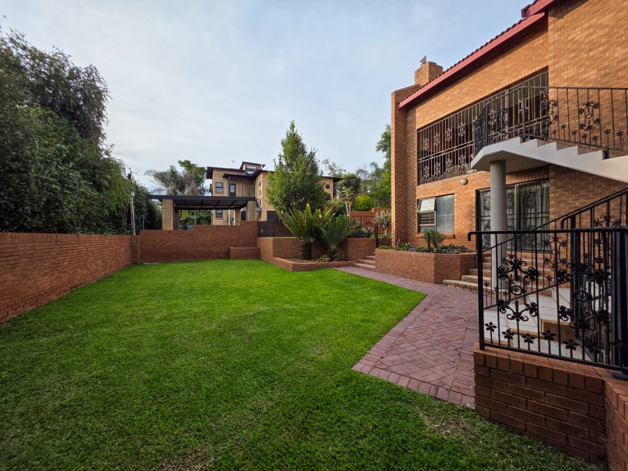 4 Bedroom Property for Sale in Faerie Glen Gauteng