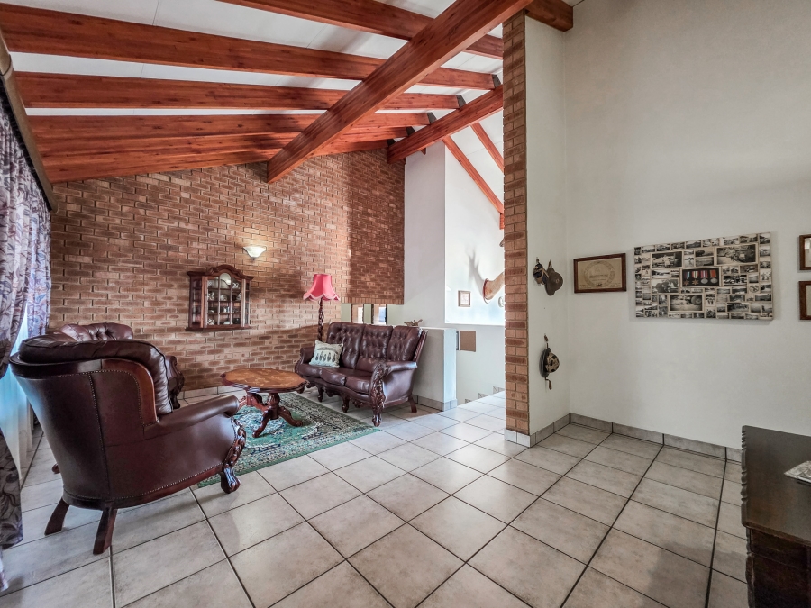 4 Bedroom Property for Sale in Faerie Glen Gauteng