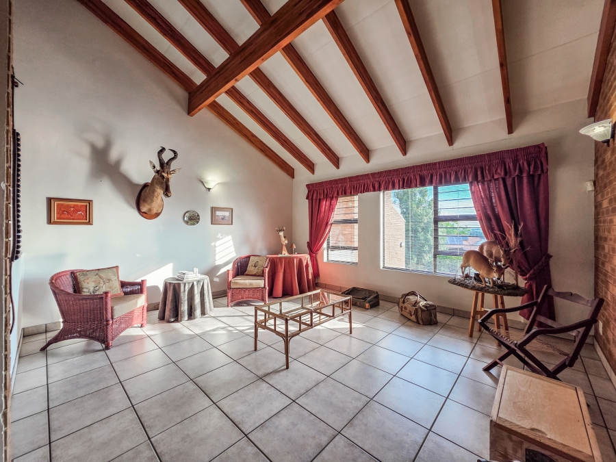 4 Bedroom Property for Sale in Faerie Glen Gauteng