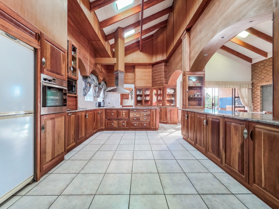 4 Bedroom Property for Sale in Faerie Glen Gauteng