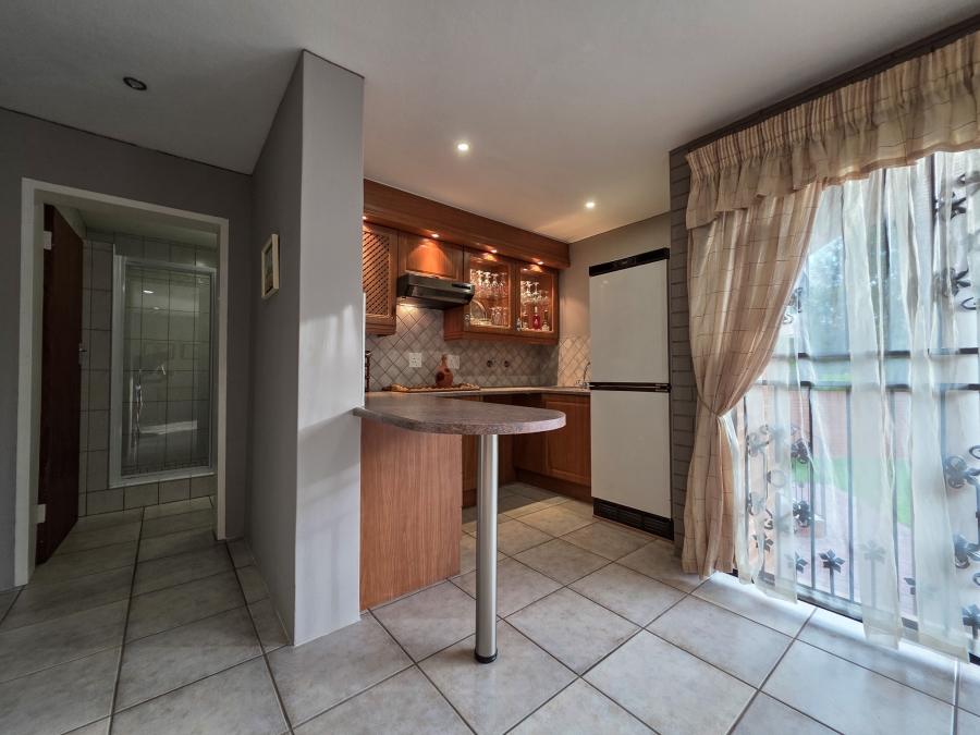 4 Bedroom Property for Sale in Faerie Glen Gauteng