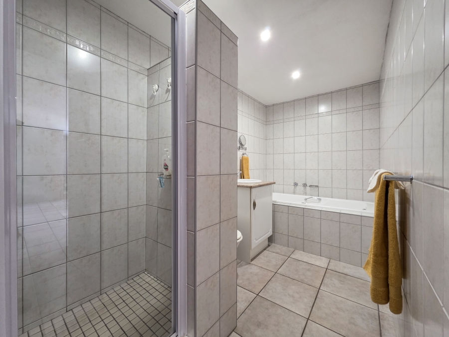 4 Bedroom Property for Sale in Faerie Glen Gauteng