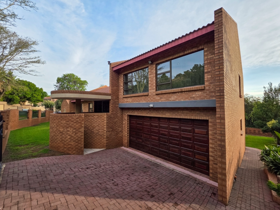 4 Bedroom Property for Sale in Faerie Glen Gauteng