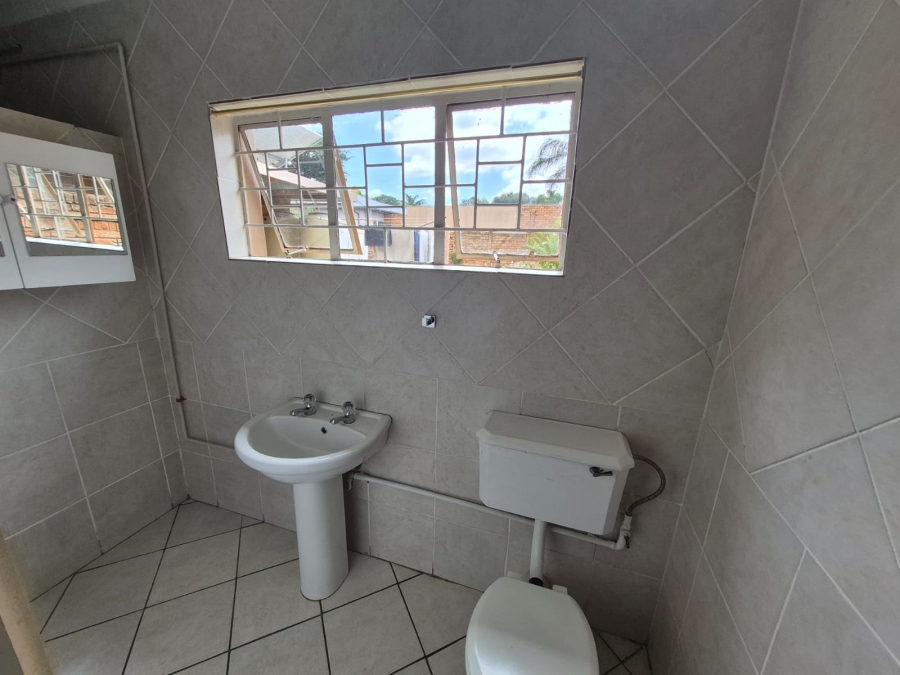 1 Bedroom Property for Sale in Rietfontein Gauteng