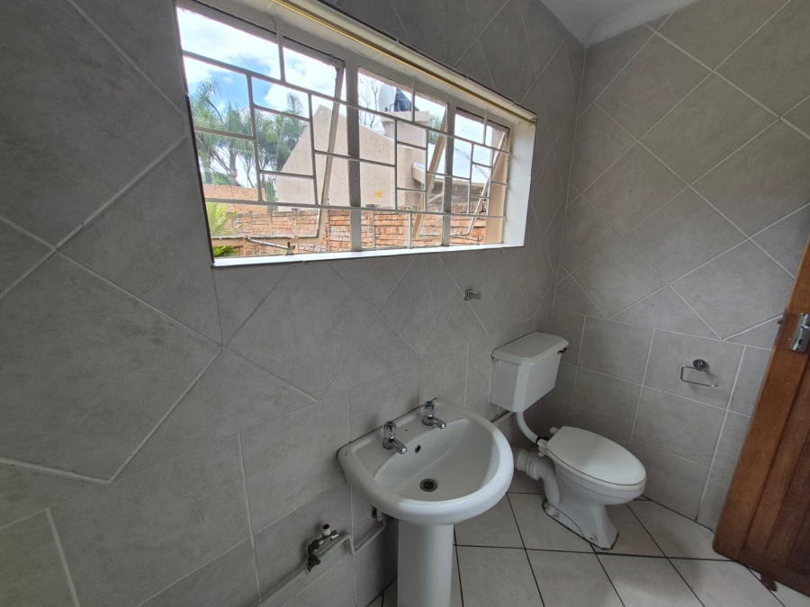 1 Bedroom Property for Sale in Rietfontein Gauteng