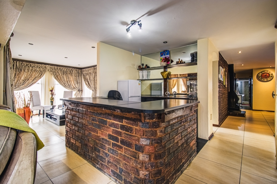 4 Bedroom Property for Sale in Greenstone Hill Gauteng