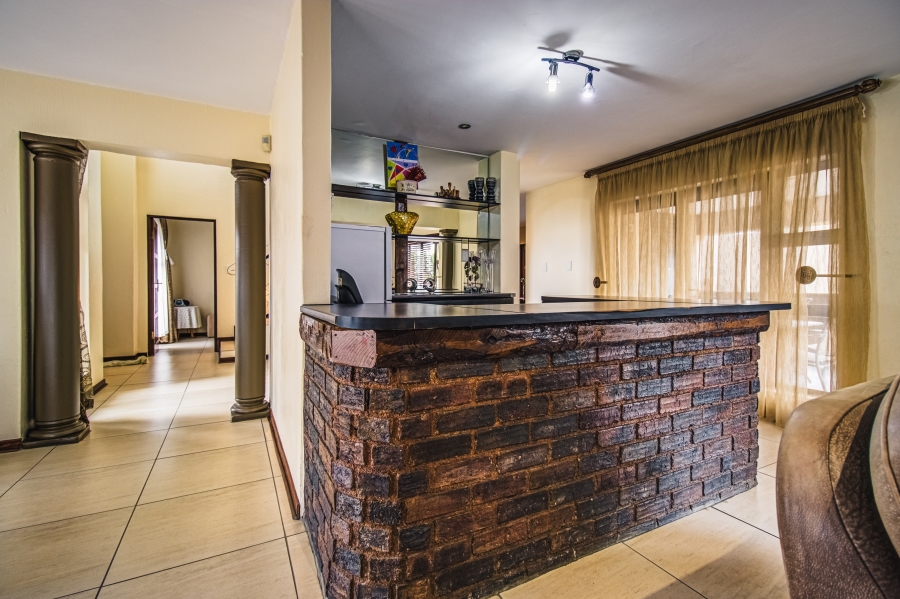 4 Bedroom Property for Sale in Greenstone Hill Gauteng