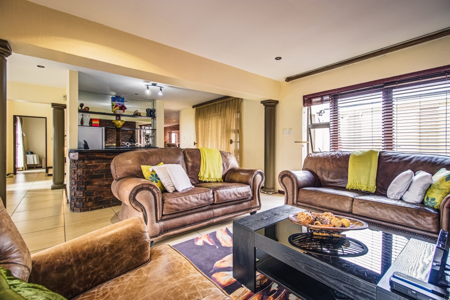 4 Bedroom Property for Sale in Greenstone Hill Gauteng