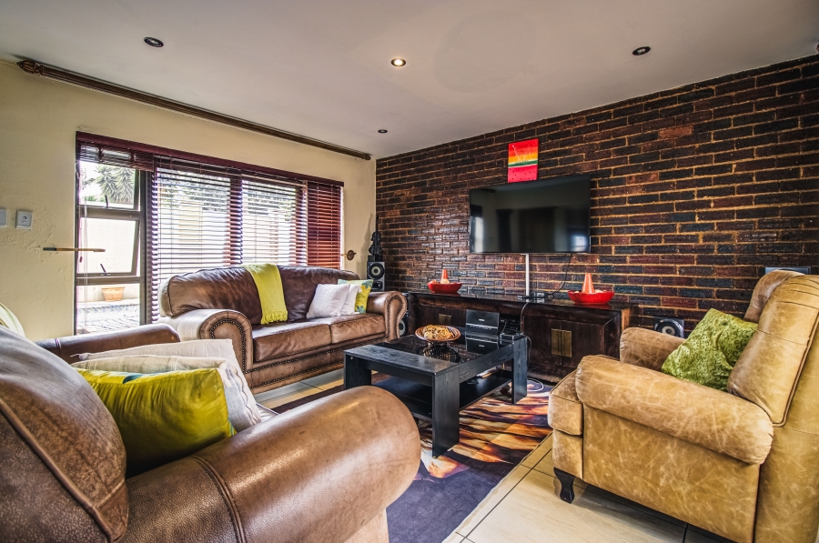 4 Bedroom Property for Sale in Greenstone Hill Gauteng