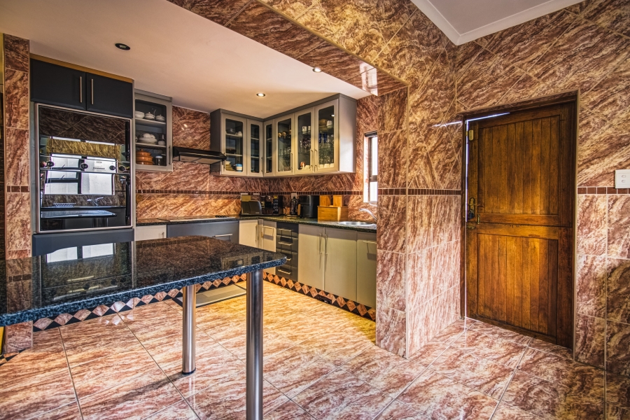 4 Bedroom Property for Sale in Greenstone Hill Gauteng