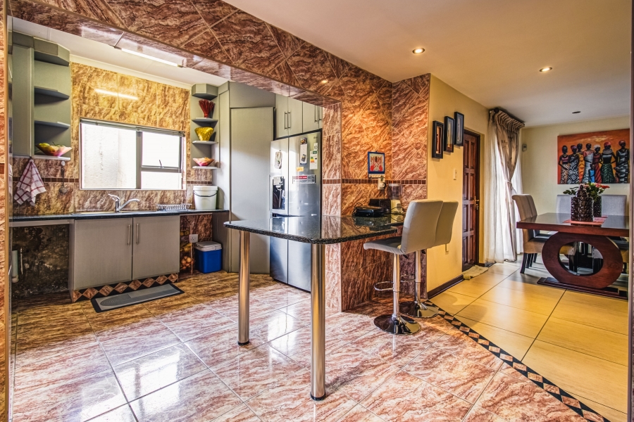 4 Bedroom Property for Sale in Greenstone Hill Gauteng