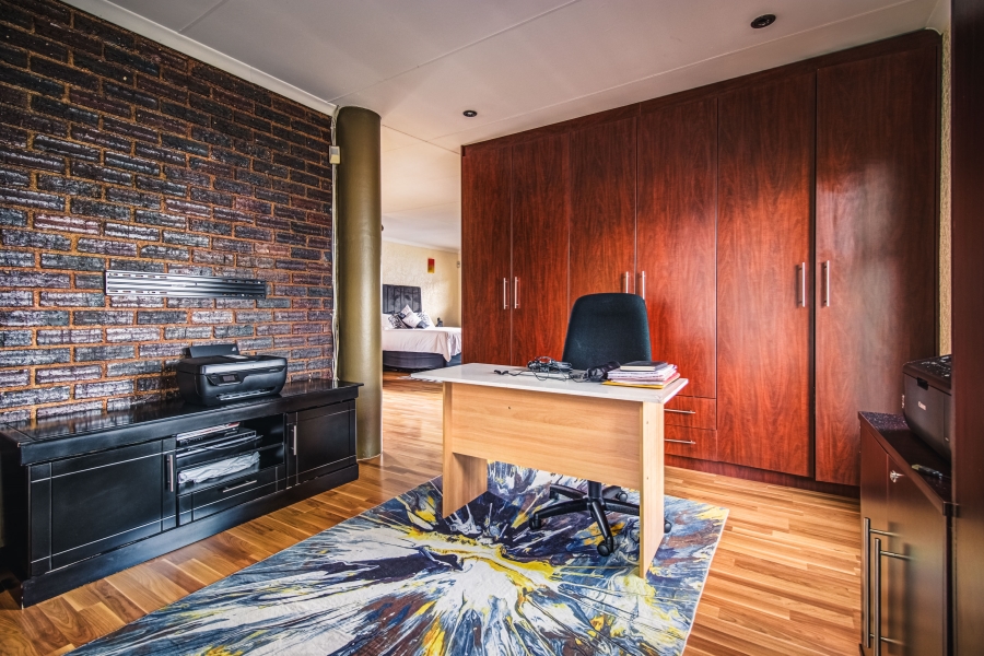 4 Bedroom Property for Sale in Greenstone Hill Gauteng