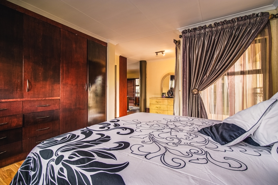 4 Bedroom Property for Sale in Greenstone Hill Gauteng