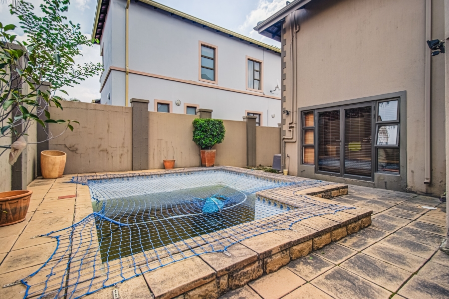 4 Bedroom Property for Sale in Greenstone Hill Gauteng