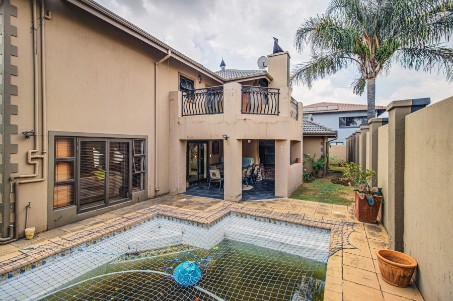4 Bedroom Property for Sale in Greenstone Hill Gauteng