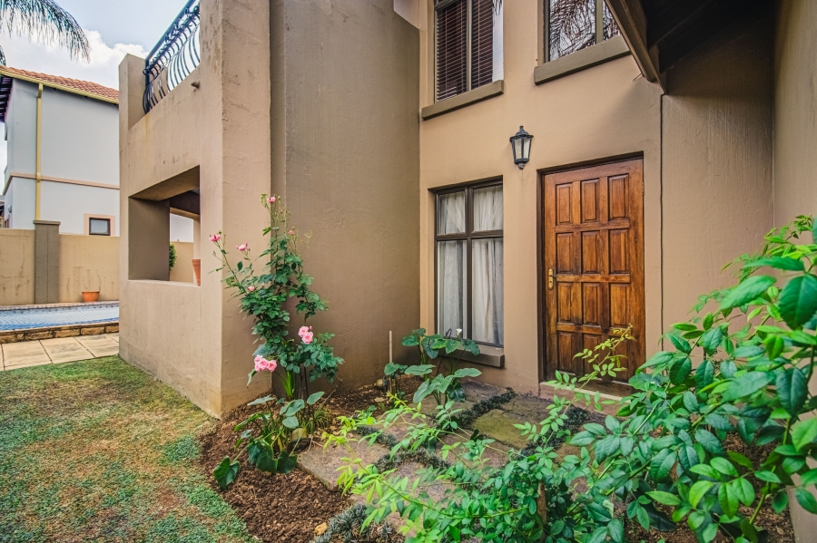 4 Bedroom Property for Sale in Greenstone Hill Gauteng