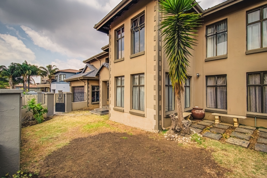 4 Bedroom Property for Sale in Greenstone Hill Gauteng