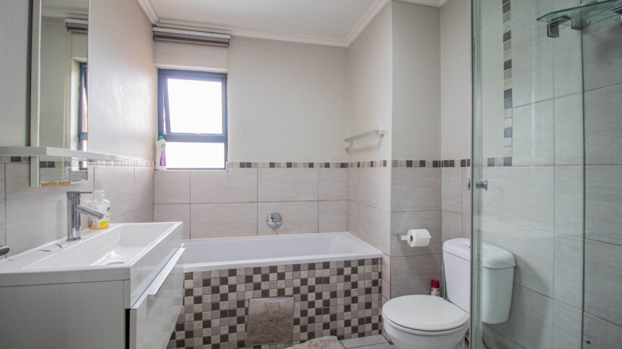 3 Bedroom Property for Sale in Sebenza Gauteng