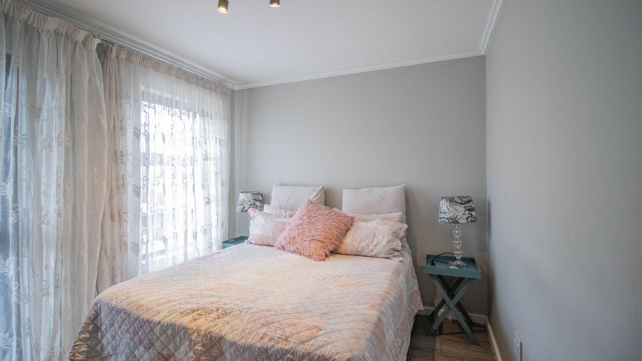 3 Bedroom Property for Sale in Sebenza Gauteng