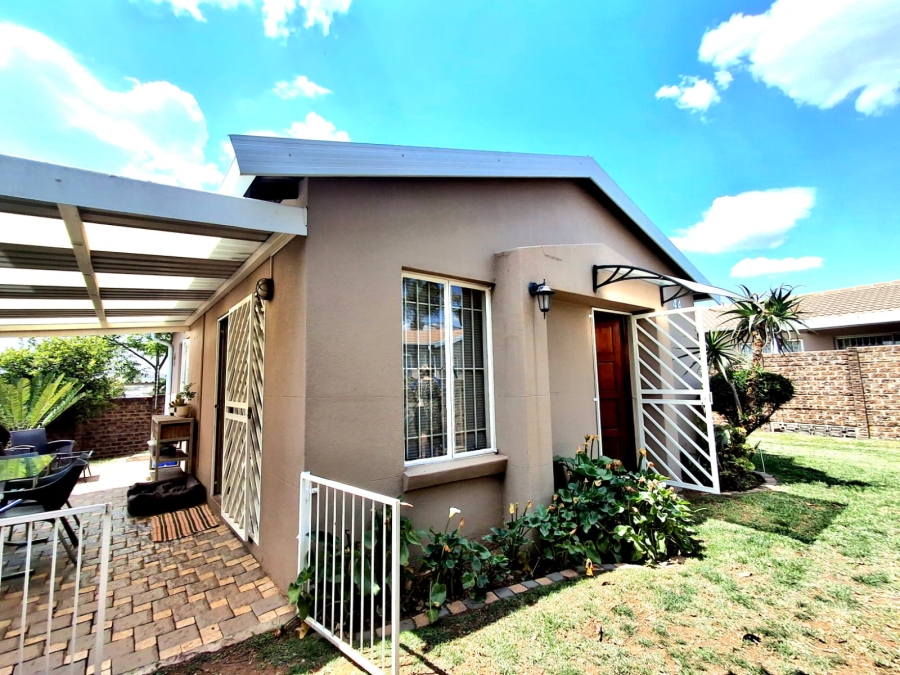 2 Bedroom Property for Sale in Eden Glen Gauteng