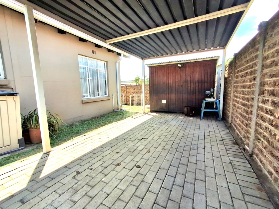 2 Bedroom Property for Sale in Eden Glen Gauteng