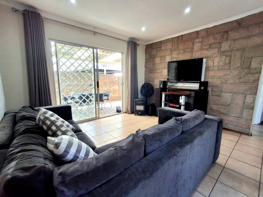 2 Bedroom Property for Sale in Eden Glen Gauteng